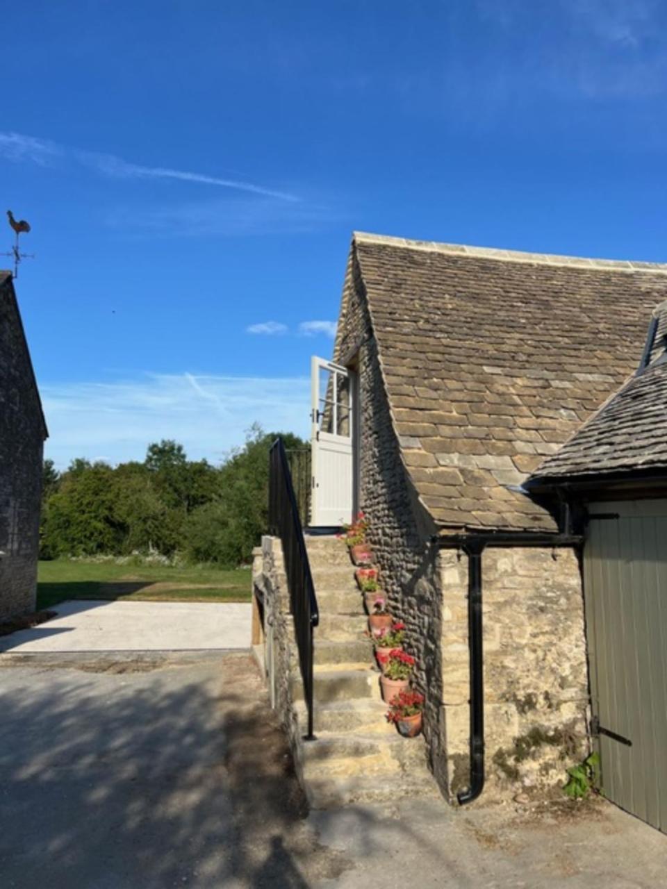 فيلا Idyllic Secluded Hideaway With Countryside Views On The Edge Of The Cotswolds Hailey المظهر الخارجي الصورة