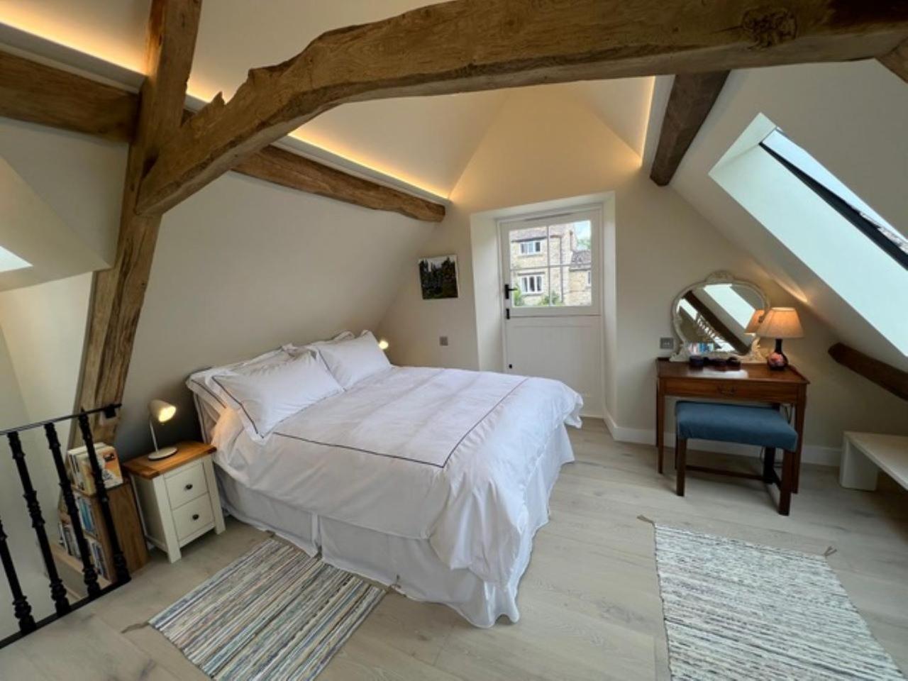 فيلا Idyllic Secluded Hideaway With Countryside Views On The Edge Of The Cotswolds Hailey المظهر الخارجي الصورة