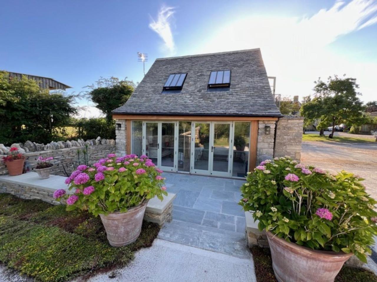 فيلا Idyllic Secluded Hideaway With Countryside Views On The Edge Of The Cotswolds Hailey المظهر الخارجي الصورة