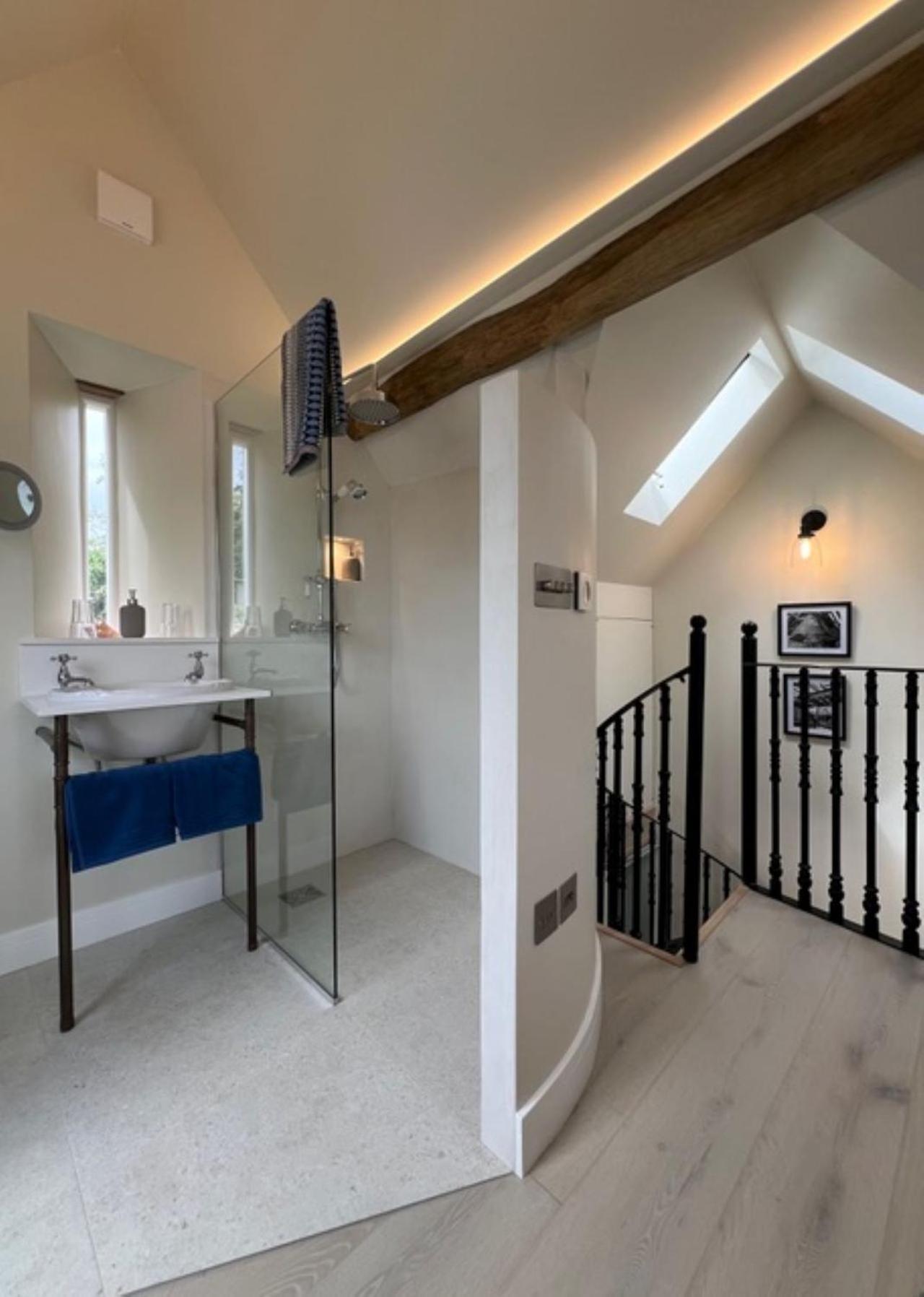 فيلا Idyllic Secluded Hideaway With Countryside Views On The Edge Of The Cotswolds Hailey المظهر الخارجي الصورة